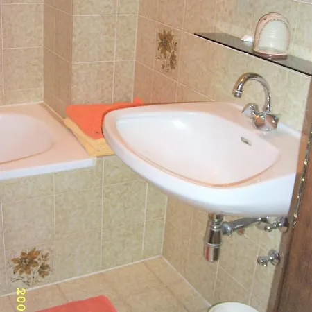 Apartament Almhaus Florian Treffen am Ossiacher See