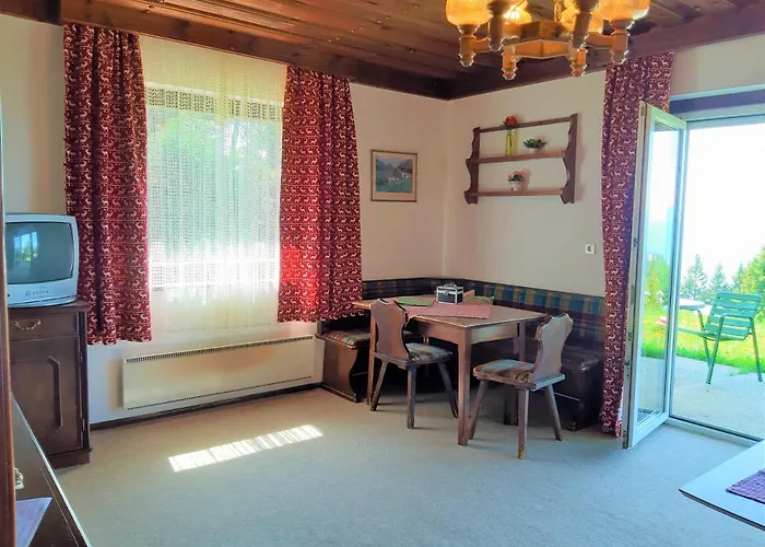 Almhaus Florian Treffen am Ossiacher See